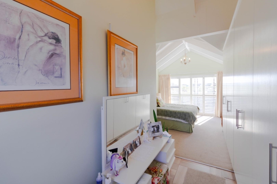 3 Bedroom Property for Sale in Sandbaai Western Cape
